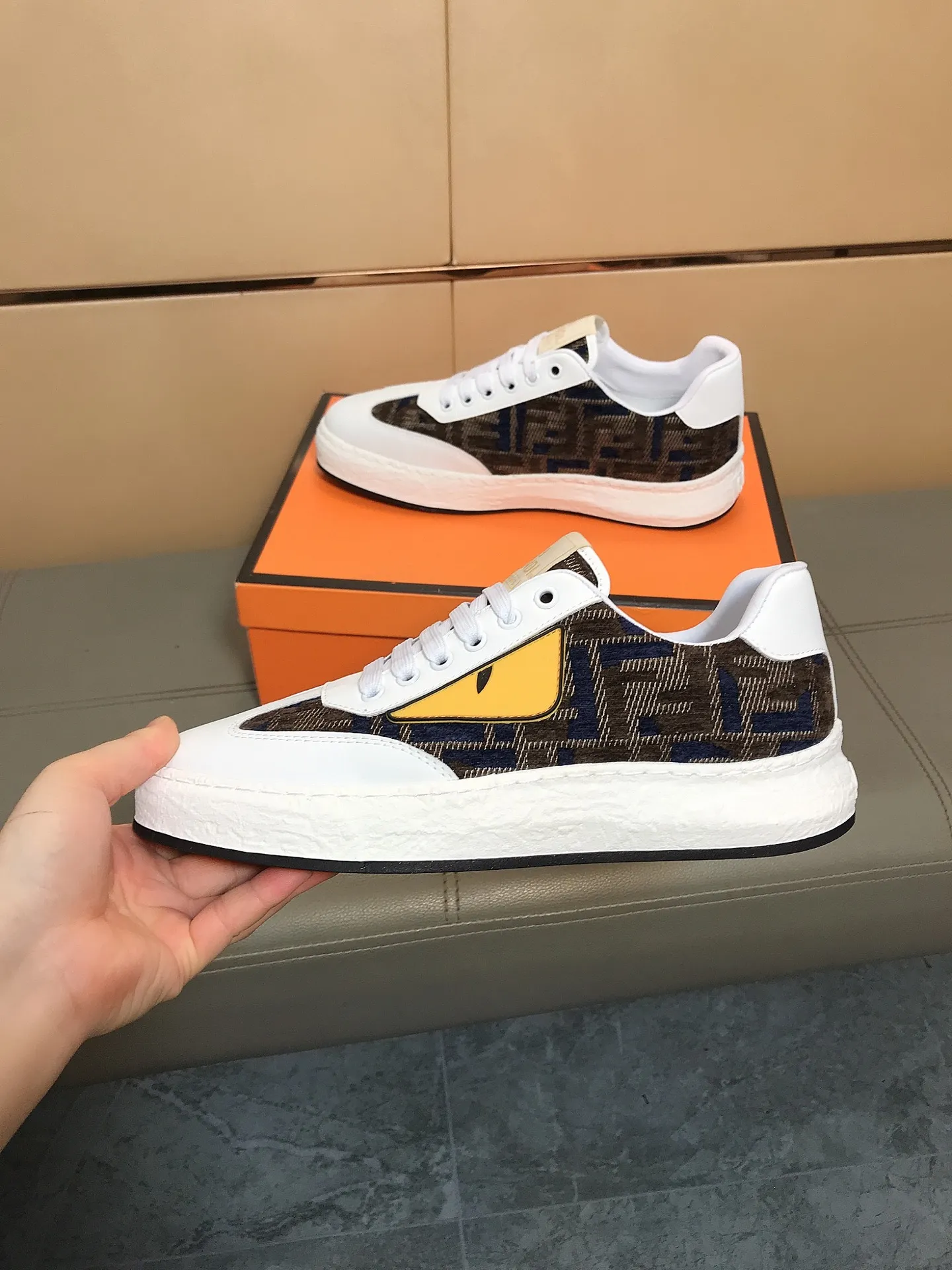 Men's Men's Shoes 230 🔆🔆👉Fendi [Fendi] Men's new low-top casual shoes are on the market🔥The shoe body is made of brand-specific printed fabric + cowhide, sheepskin foot pads, breathable and not covering the feet! Fashionable casual shoes 🙈Outsole is ultra-light, non-slip and wear-resistant👣 Standard size 38-44